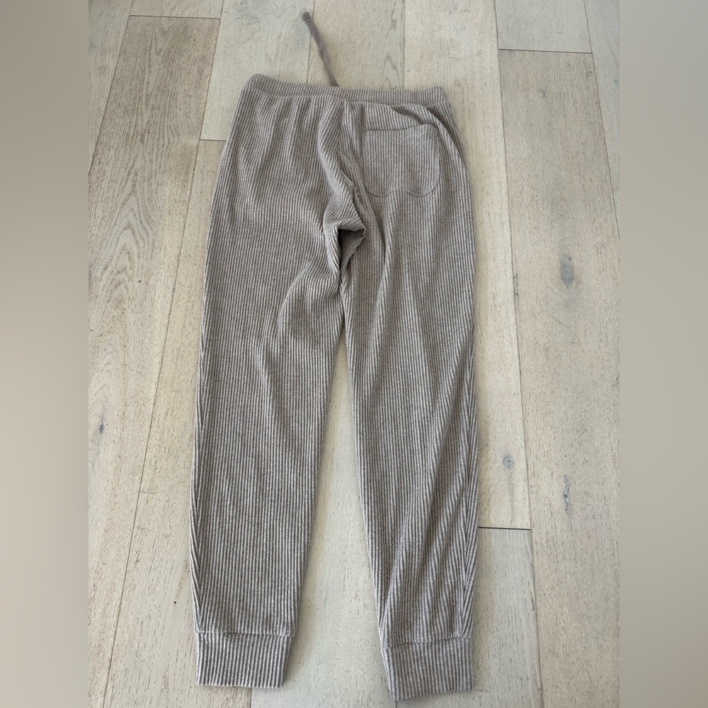 ALO Muse Sweatpants ribbed knit super soft L gravel - Picture 5 of 8